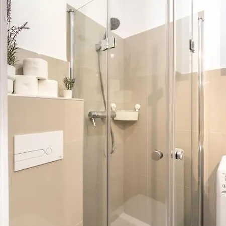 Urban Chic - - Center&orla