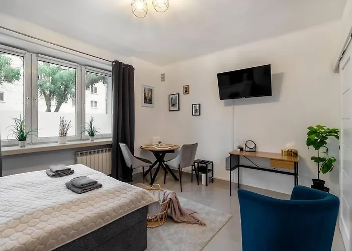 Urban Chic - - Center&orla * وارسو